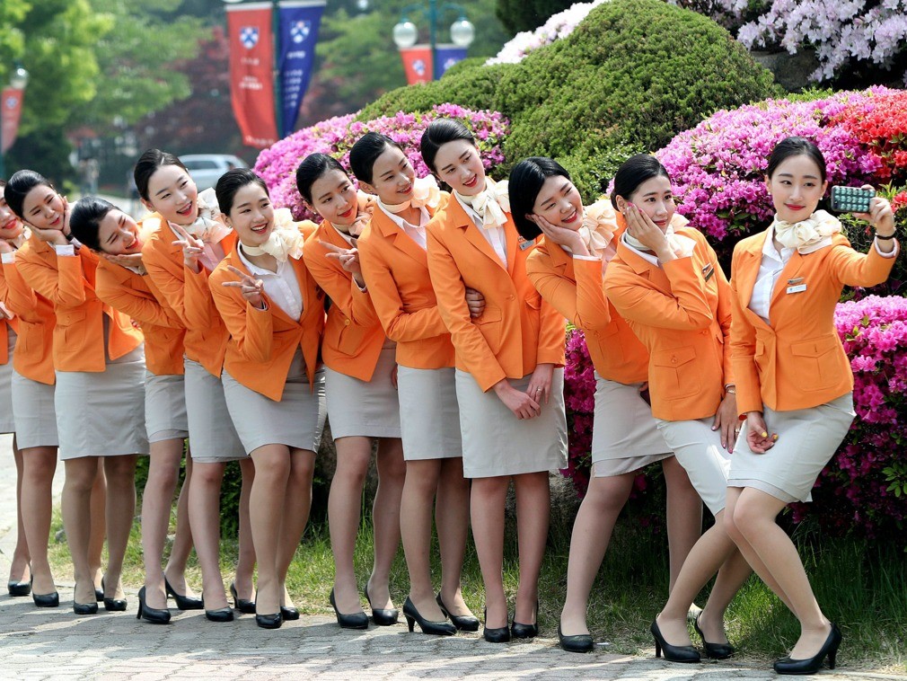韩国准空姐拍毕业照实力上演制服诱惑