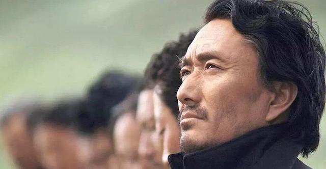 索南达杰扎巴多杰用鲜血染红的可可西里藏羚羊自由奔跑