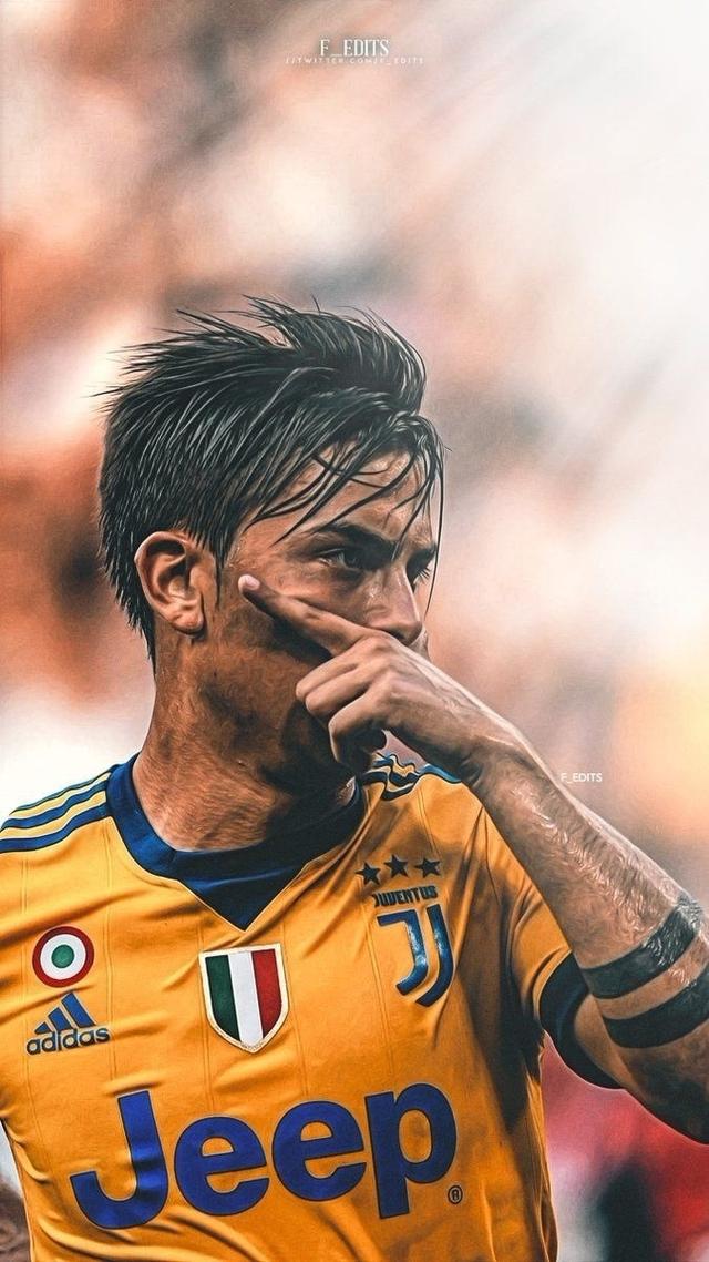 闪亮的两颗星当属国米的两届意甲金靴伊卡尔迪和尤文的进攻核心迪巴拉