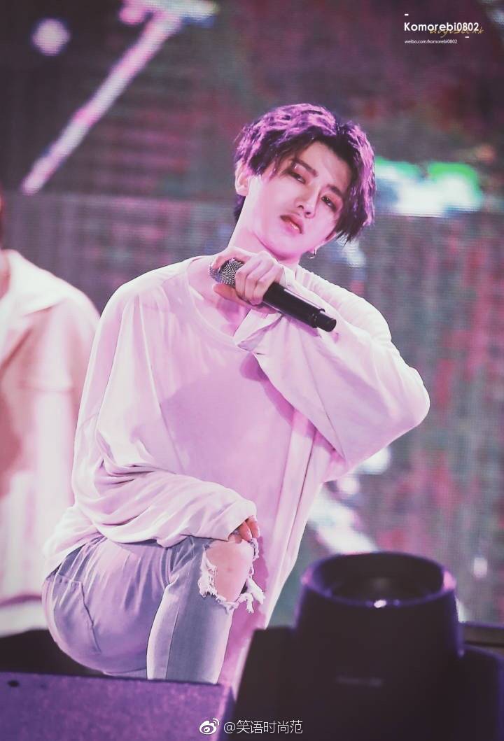 蔡徐坤泡面头 新发型相当帅气啊,小哥哥的颜值真的能让人吹破天