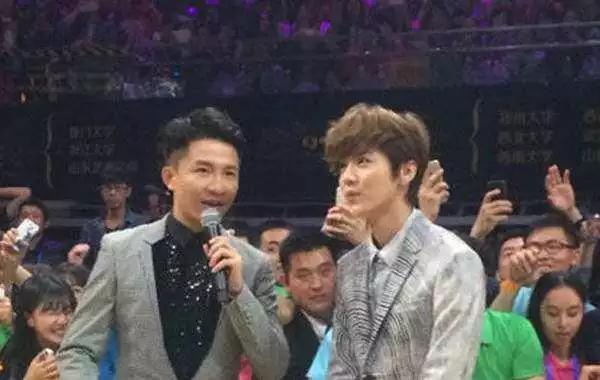 曾是央视年轻男主持,疑似同性恋,32岁却因吸毒