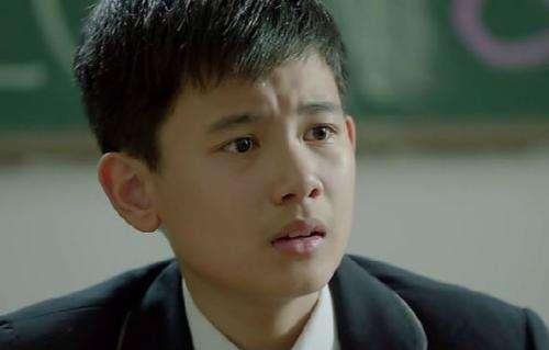 小编印象最深刻的就是《小别离》里的张晓宇了,长得帅又讲义气,今年更