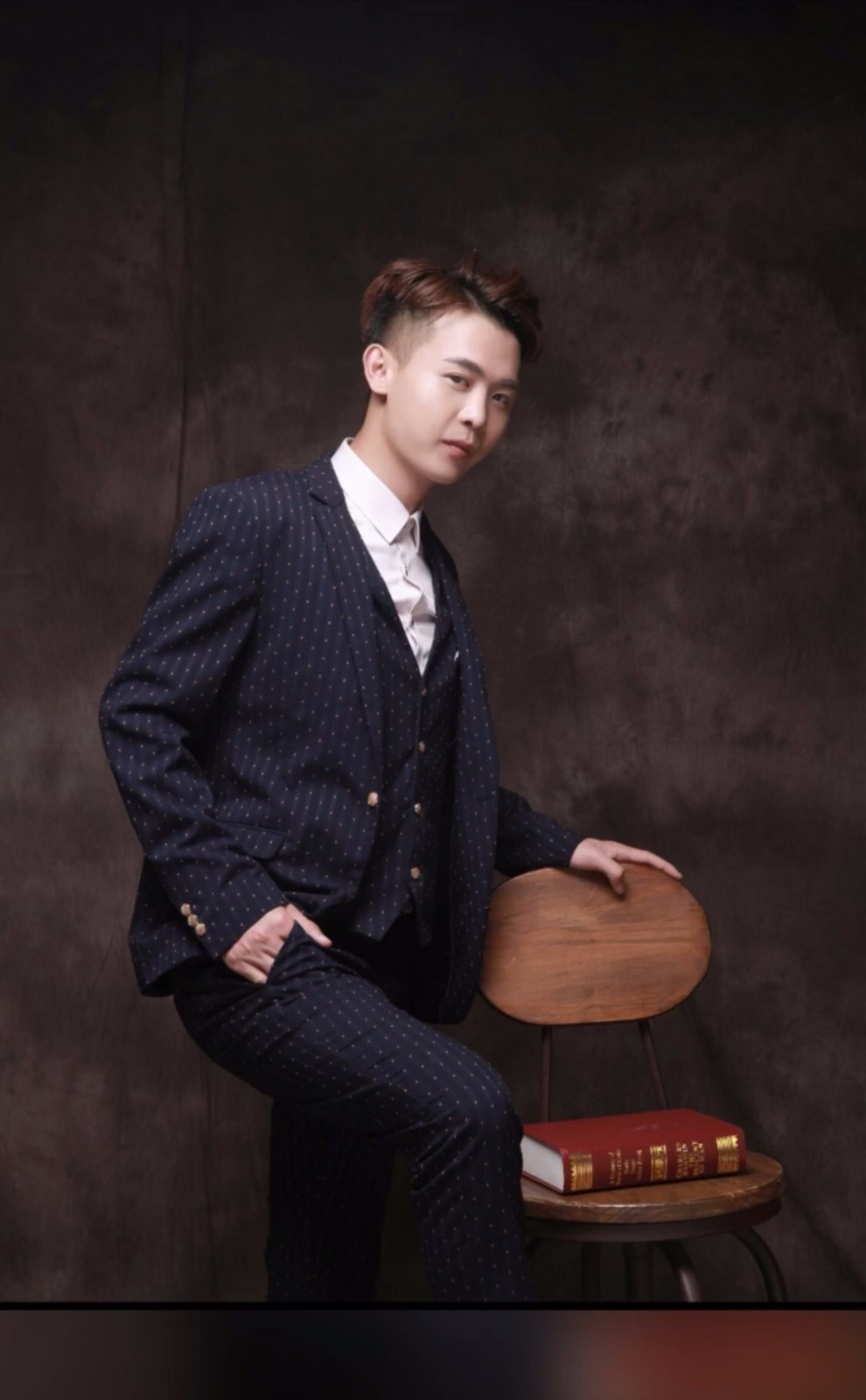 歌手杨凯单曲《请先说你好》全网上线