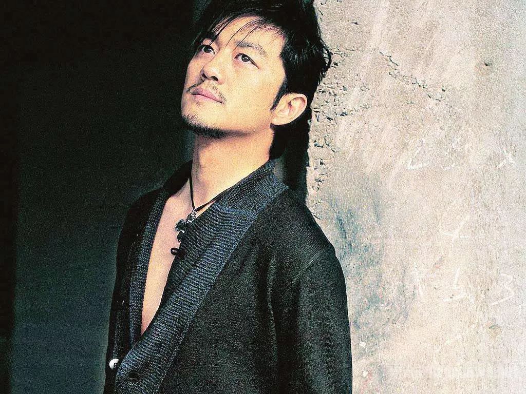 曾被指靠女星上位,如今退出娱乐圈,前妻演唱会门票却炒到百万