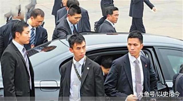 他19岁出道, 38岁当大佬, 3年后被通缉, 带2名手下建国外最大黑帮