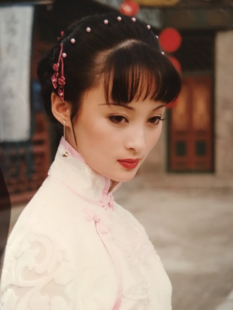 蒋勤勤生日曝独家旧照 初代神颜好似画中仙