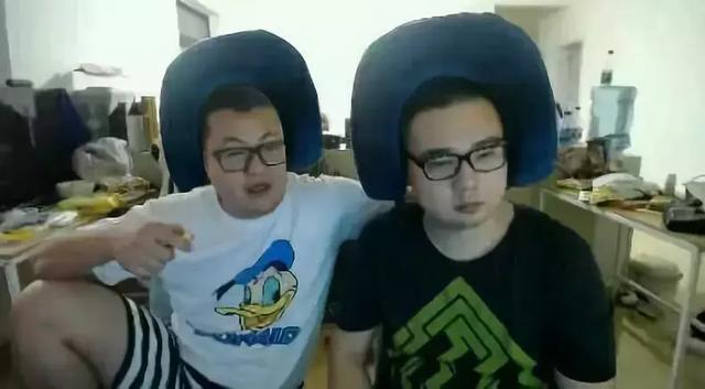 孙笑川狗粉丝与这个时代的孤独狂欢亚文话