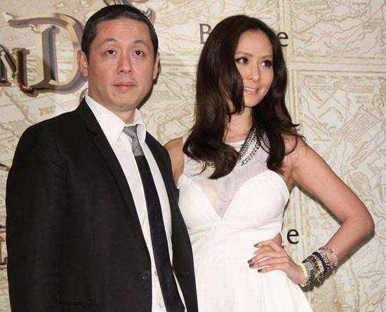 13岁确定了自己的终生伴侣21岁嫁给了他他们的爱情才是童话