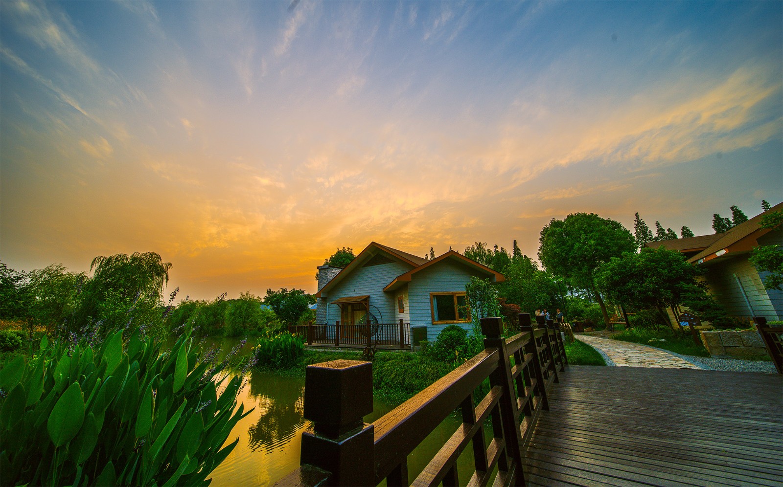 常熟蒋巷生态园的晚霞,尽显世外桃源风光