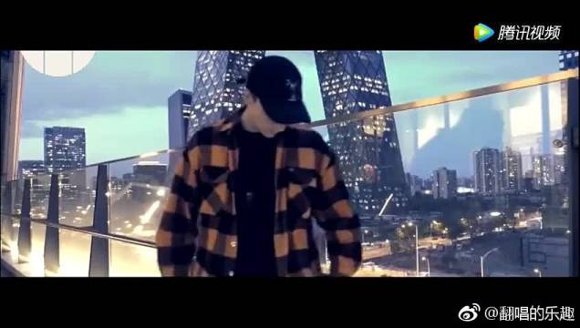 外国小哥翻唱英文版《空空如也》,最强英文翻