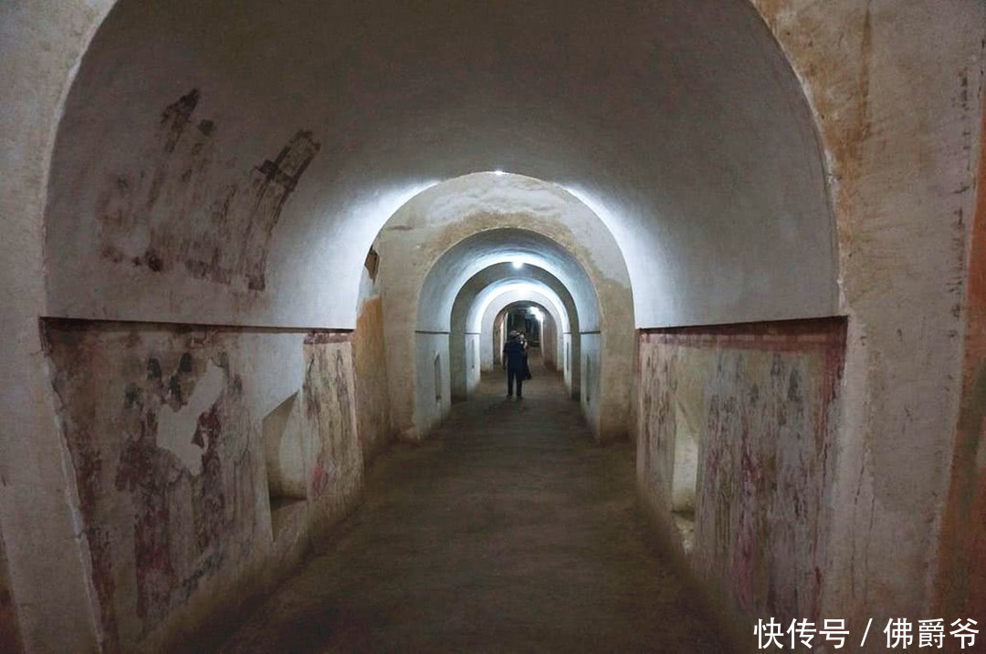 1972年,考古人员挖开武则天长孙的墓地,结果发现了一个丑恶