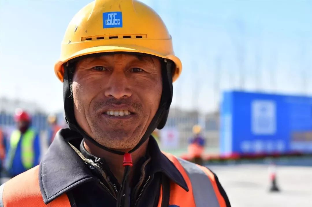 甘洒热血铸春秋 | 记雄安新区市民服务中心的建设者们