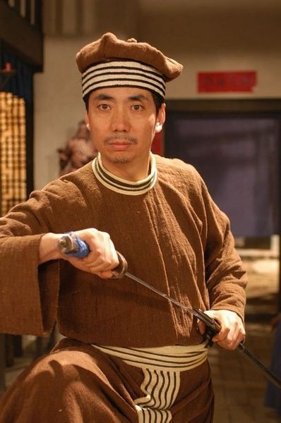 他演《武林外传》成名,娶大4岁"百货女王",54岁幸福成这样?