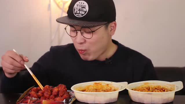 日本大胃王铃木吃播,130元超大份炒面,这是我