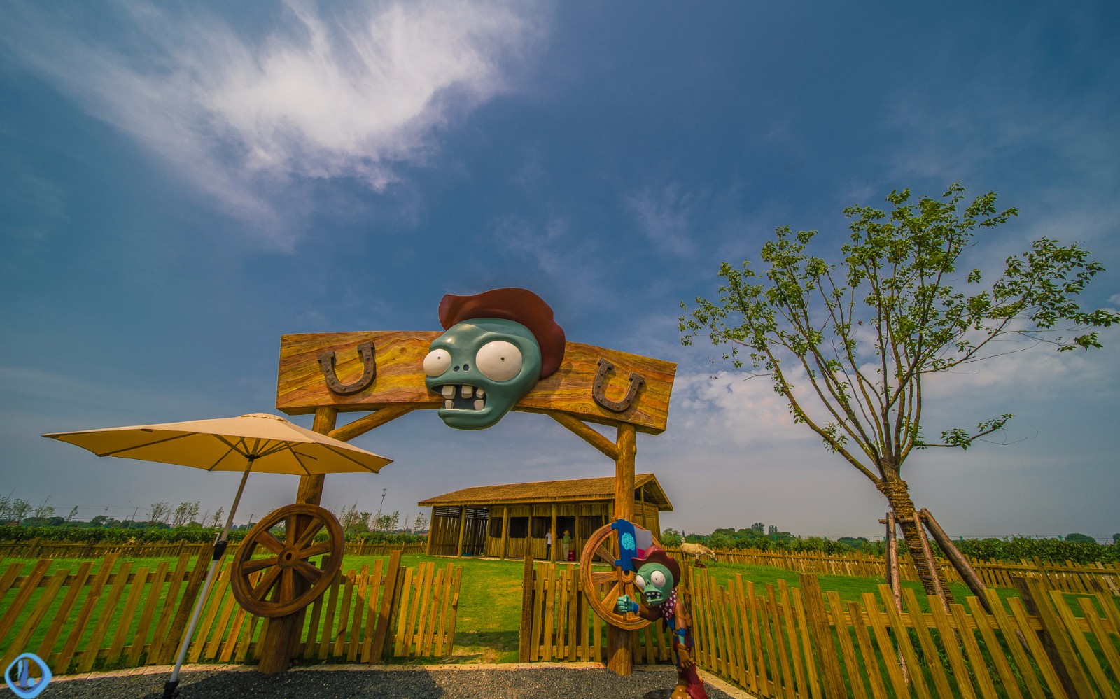 戴夫喊你加能量全球首个植物大战僵尸农场开园啦