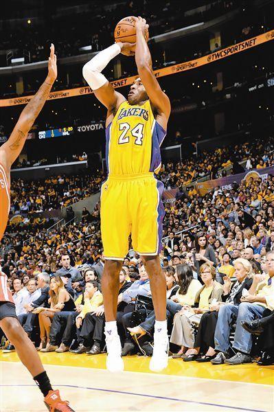 nba里跳投姿势谁最帅?四大分卫个个美如画,最后3人辣眼睛