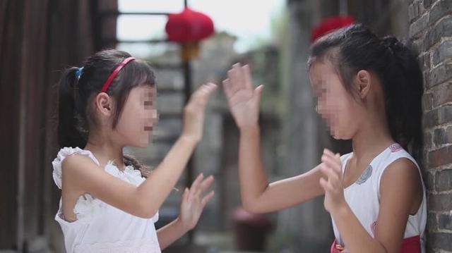 两个女儿的家庭,会想生第三胎吗?看看过来人怎