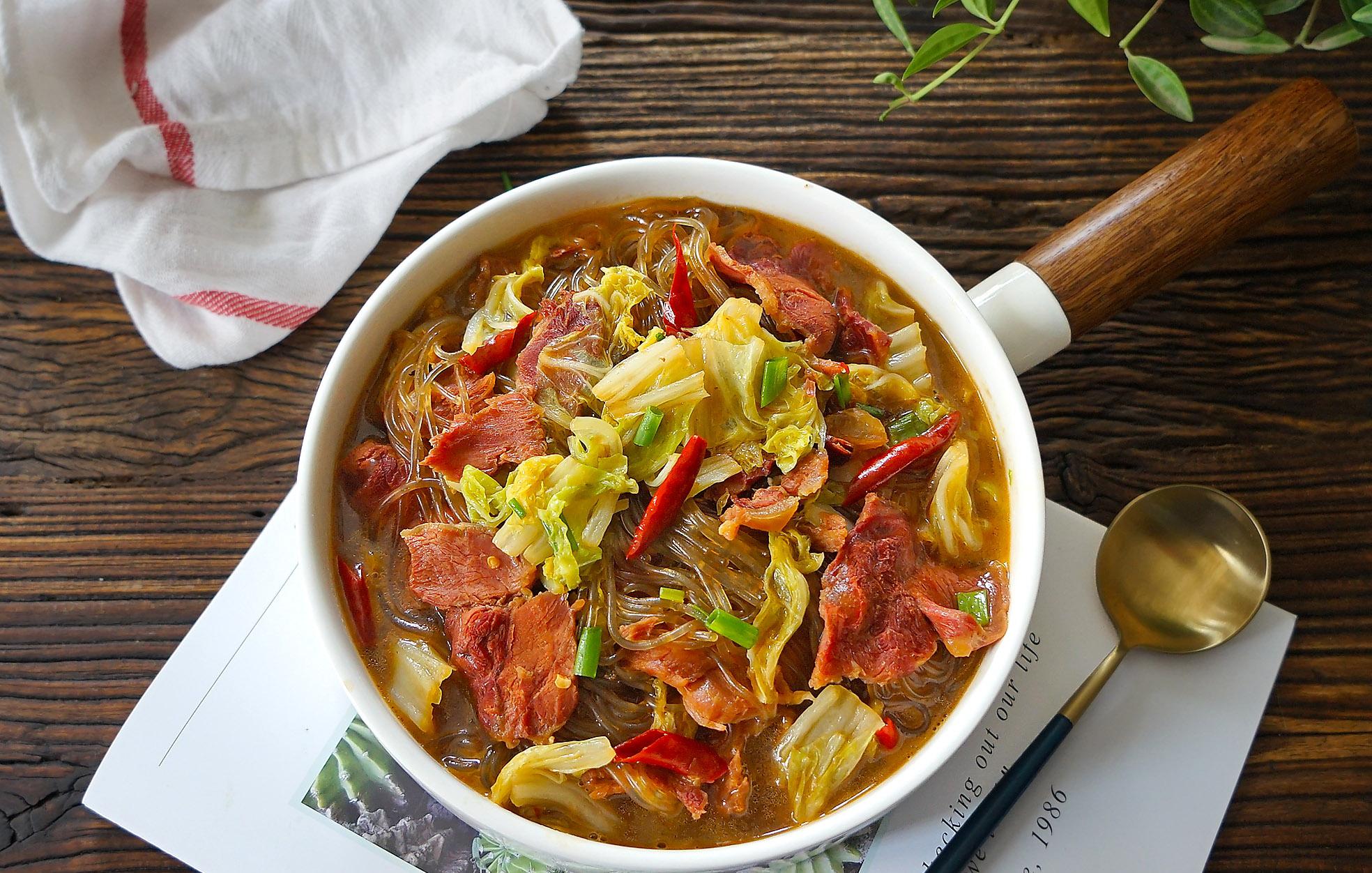 秋天贴秋膘,有牛肉就够了,用它和大白菜,粉条炖一炖,超过瘾|粉条|大白