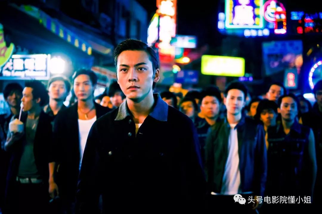 《前度》,陈伟霆扮演游走在前女友和前任女友之间的陈均平,当年演情感