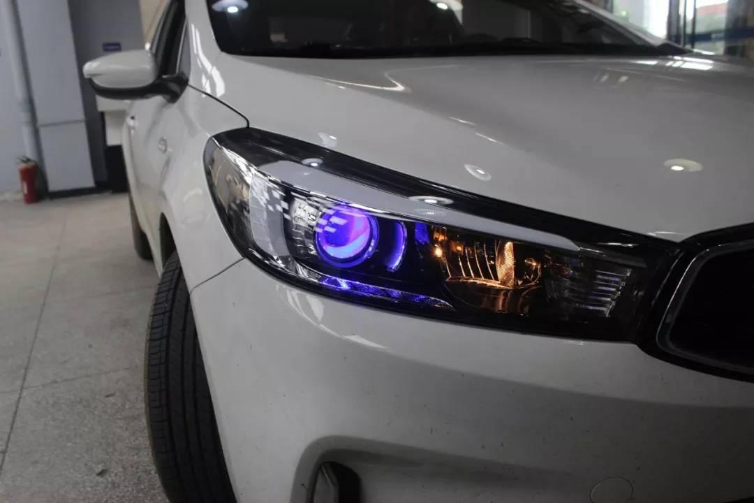 南京改灯 起亚k3大灯升级,蓝色恶魔眼个性炫酷