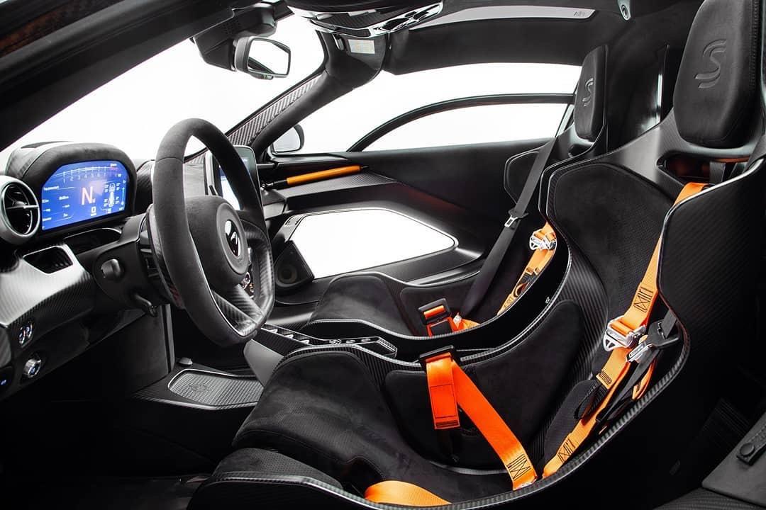 实拍迪拜首台上牌迈凯伦塞纳双出排气位于车顶超霸气