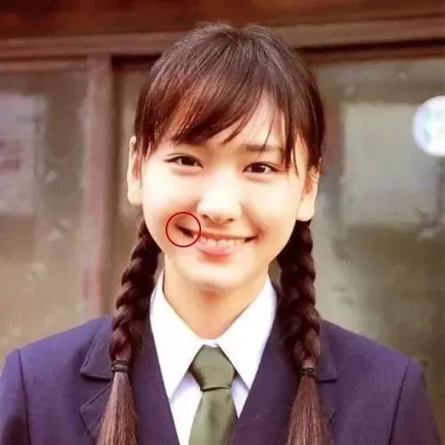 为什么抖音上的小姐姐笑起来那么好看