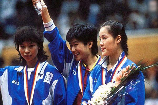 历届奥运"三面五星红旗"同时升起,乒乓球已登峰