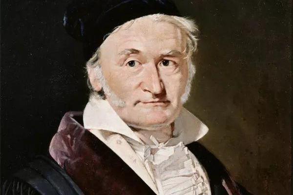 免费的空间数据库