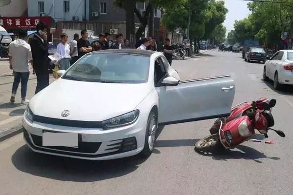 又见"开门杀",开车门这个动作,你真的会了吗?