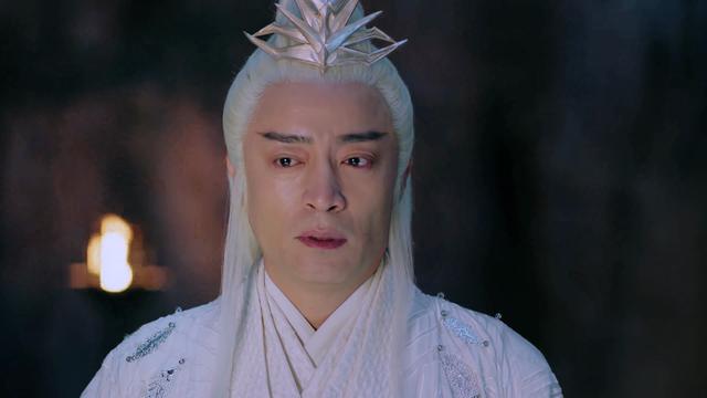 从天乩到香蜜沉沉,杨紫从小妖变成了小仙,他则从白帝变成了天帝