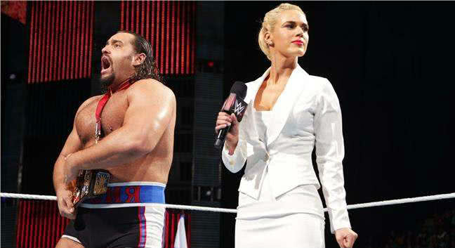 wwe再次酝酿大反转剧情,拉娜鲁瑟夫在剧情上被分手!