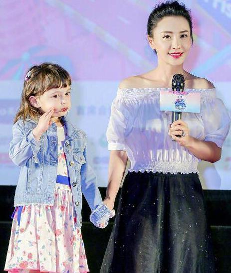 她是吴奇隆前妻,嫁老外生下高颜值混血儿女,如今活成人生赢家|马雅舒