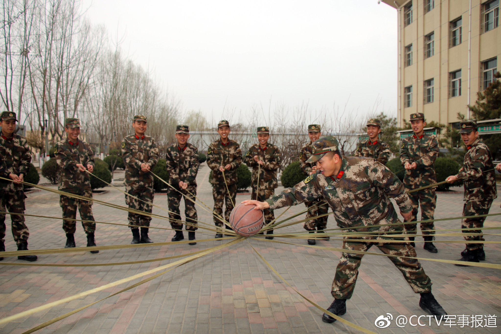 趣味游戏促进协作 架起心灵沟通桥梁 —— 武警石嘴山支队开展心理行
