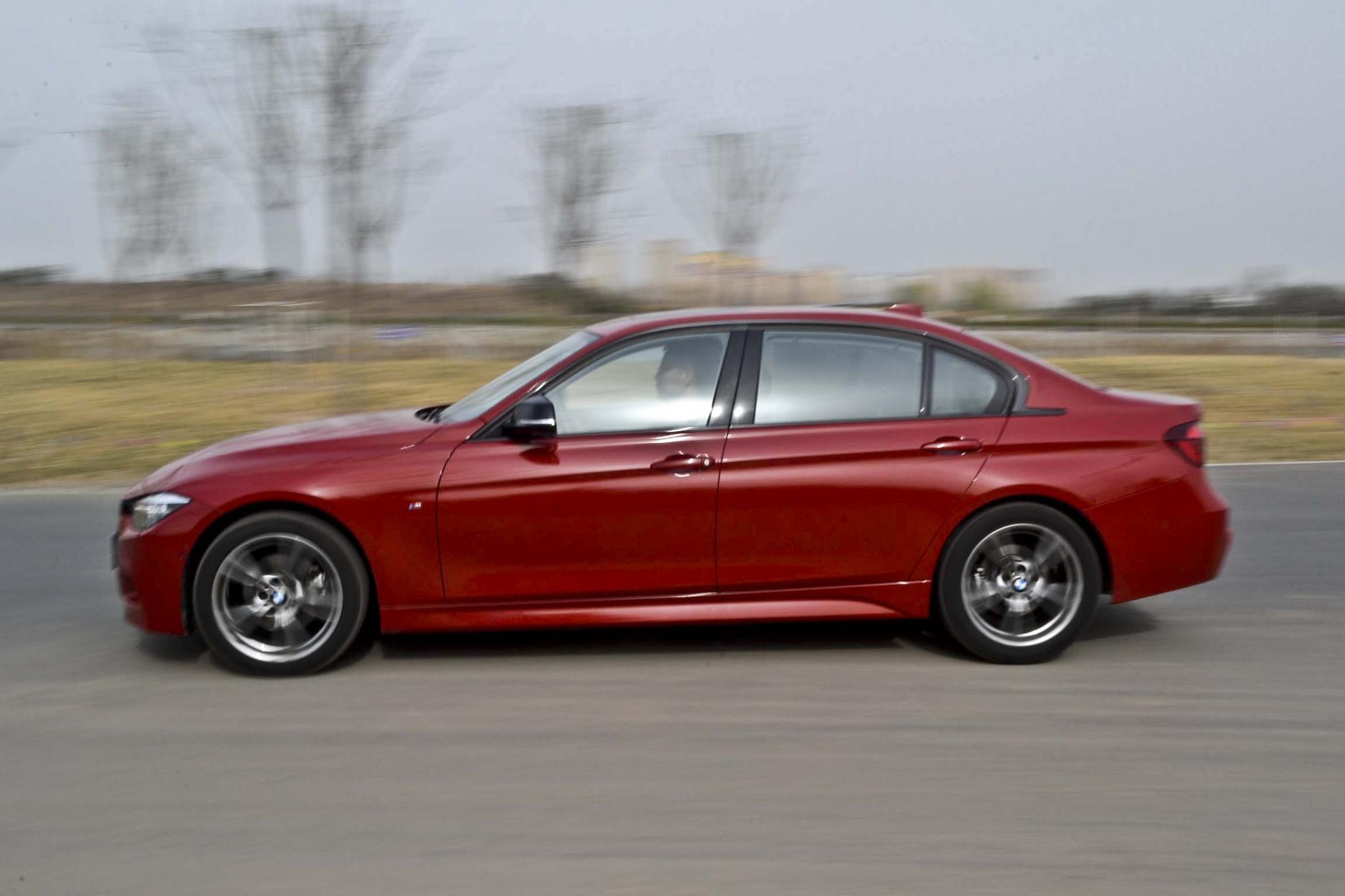 头号玩家 试驾宝马320li m运动曜夜版