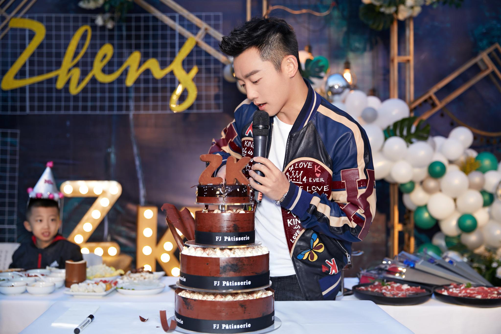 谢谢你们能来郑恺火锅生日趴～与恺甲们一起过的第三个生日!_新浪看点