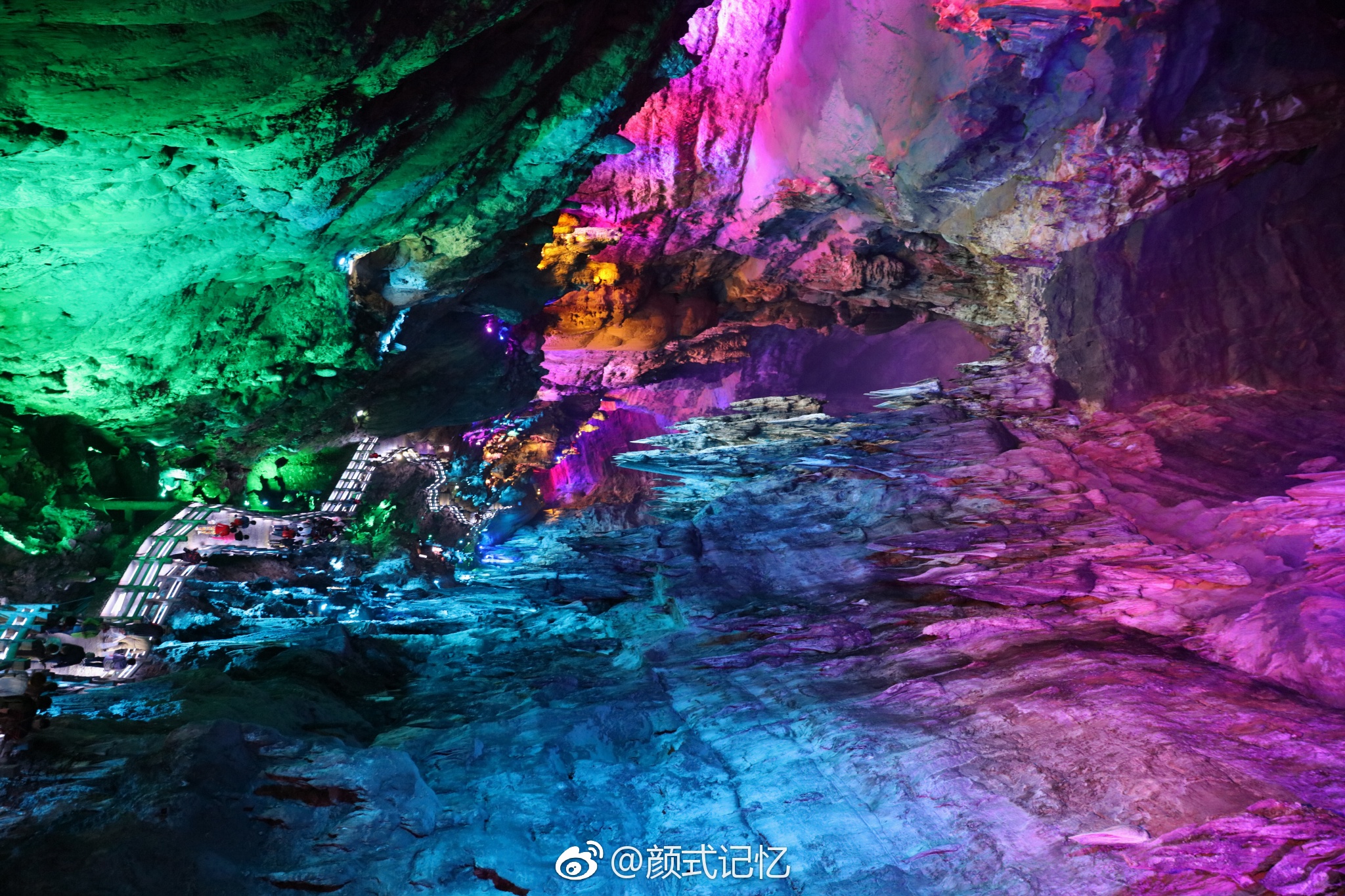 神奇的地下地质奇观，洞穴溶岩景观大成