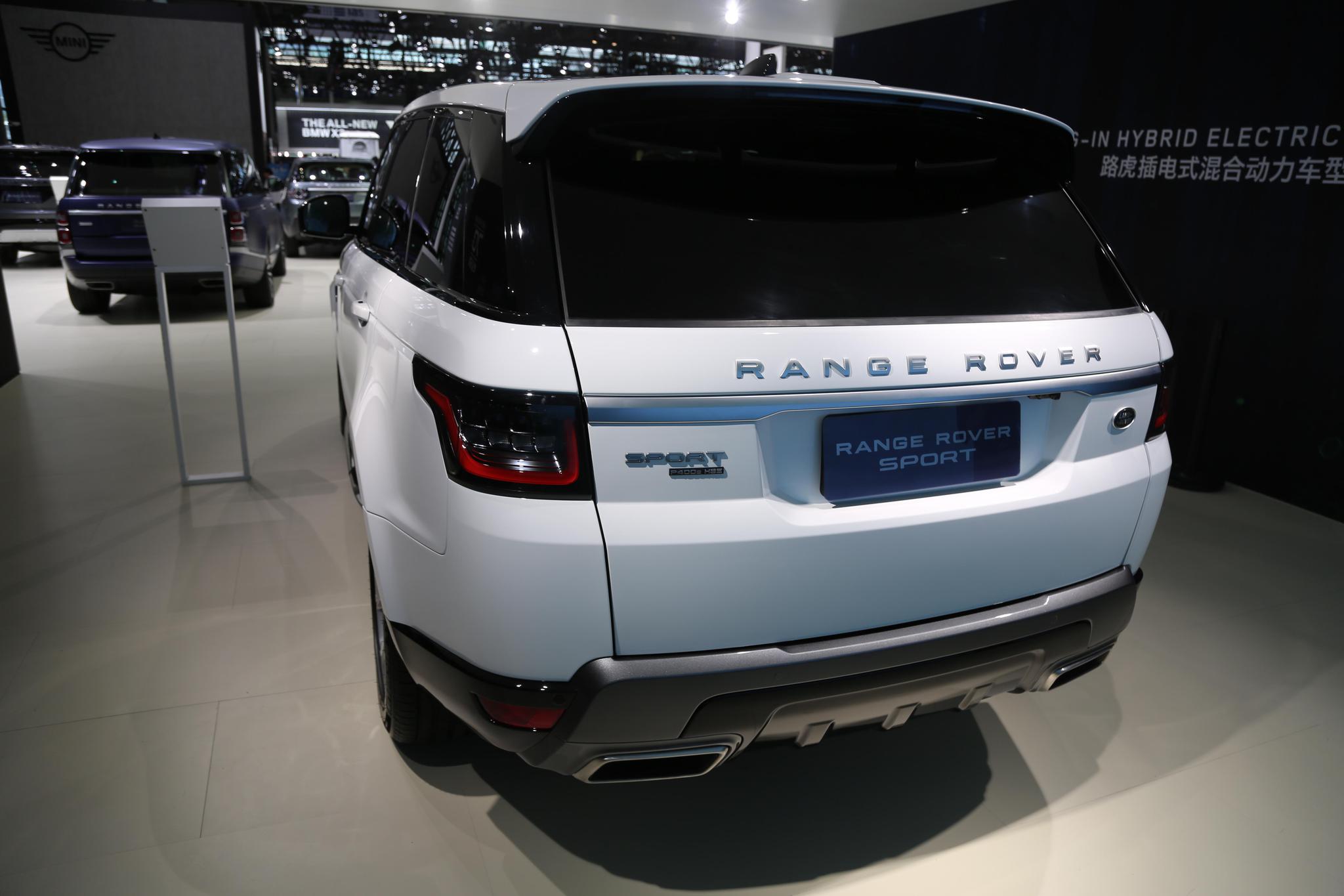 路虎新款揽胜运动版p400e华南首发,2018深港澳国际车展实拍!