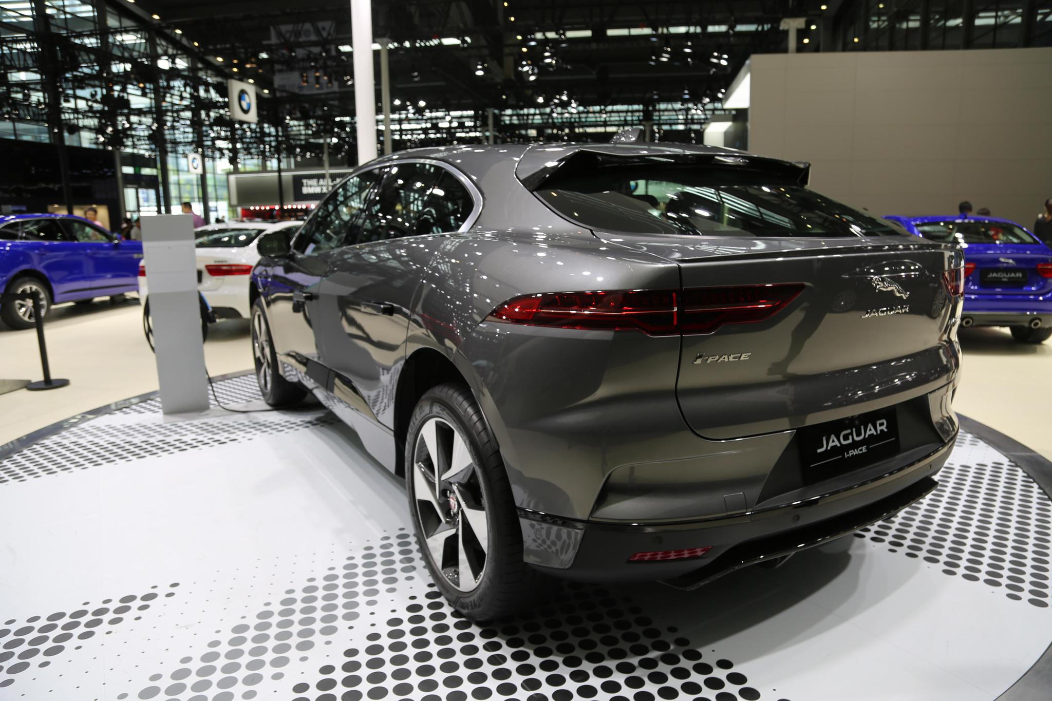 捷豹i-pace豪华纯电轿跑suv华南首发,2018深港澳国际车展实拍