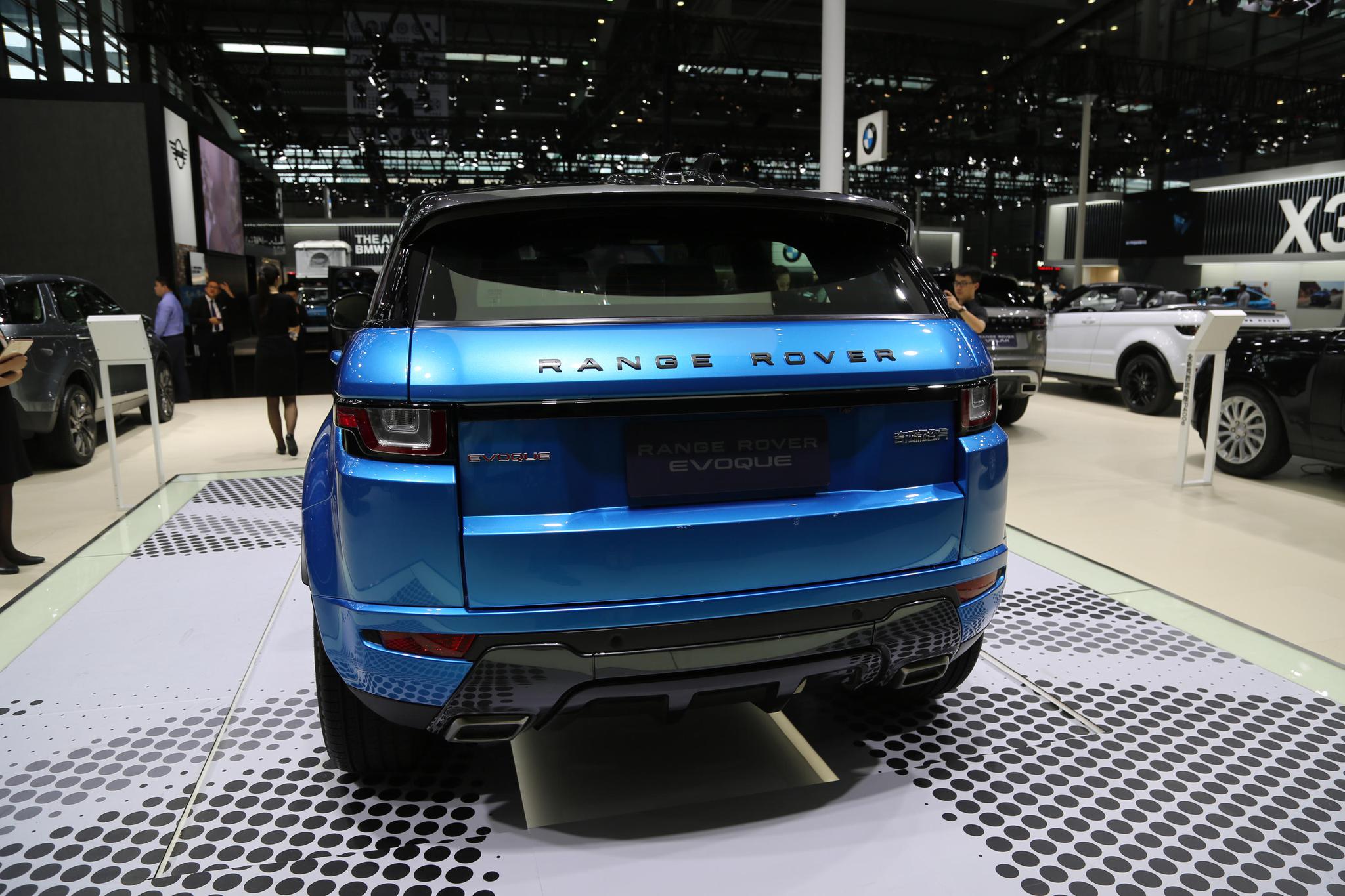 路虎揽胜极光梦莲湖蓝限量版华南首秀2018深港澳国际车展实拍