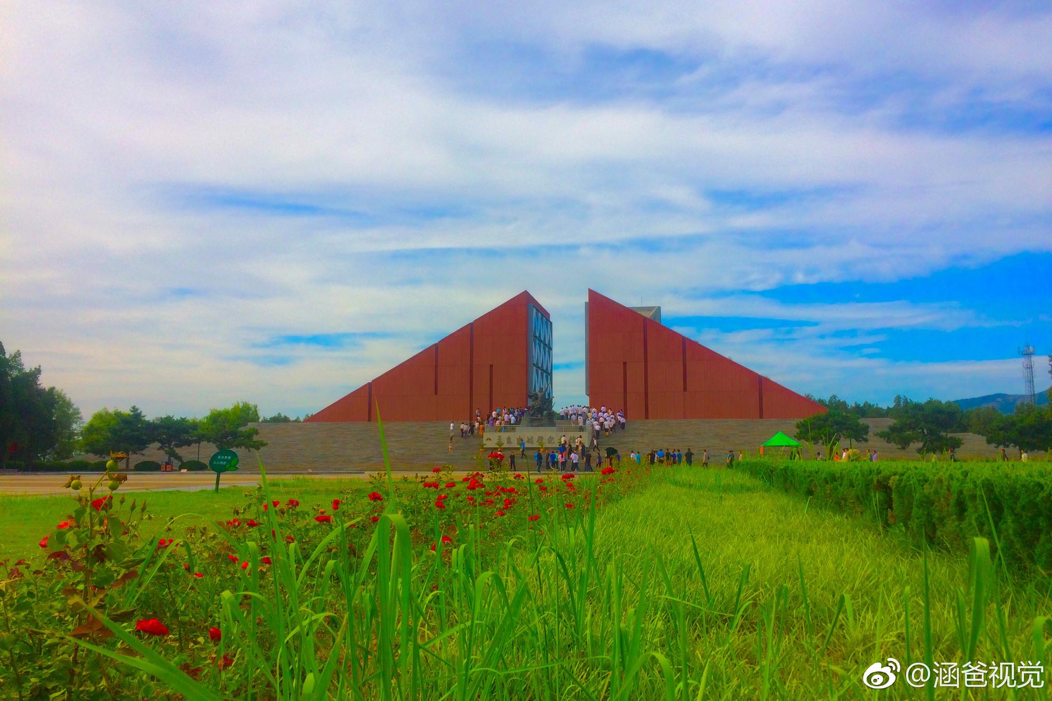孟良崮旅游区位于山东省临沂市蒙阴县境内