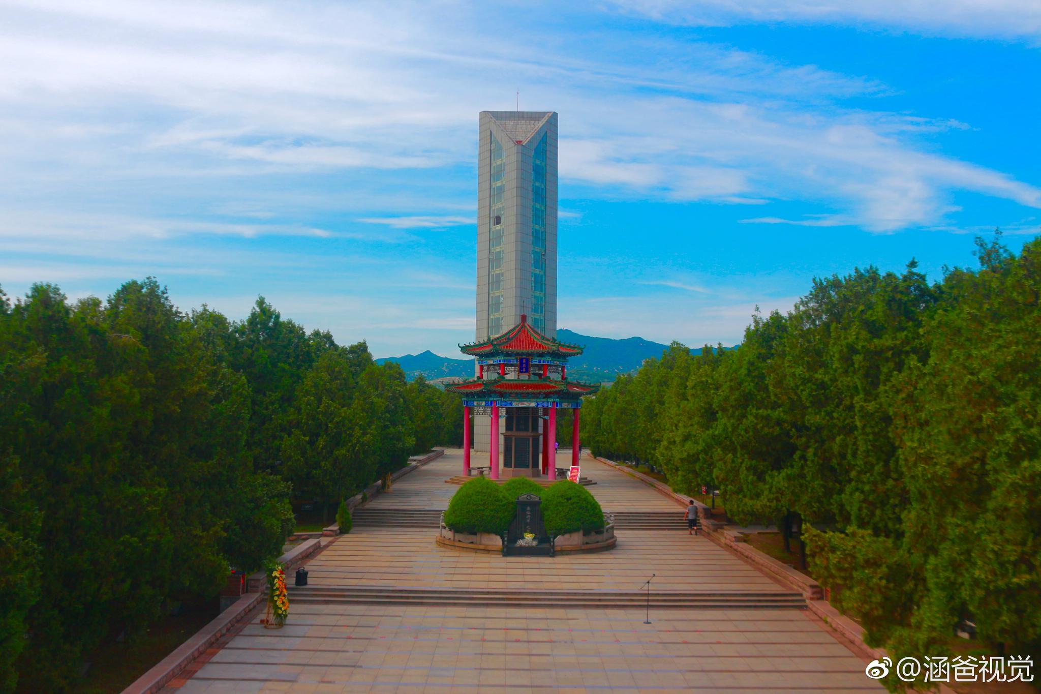 孟良崮旅游区位于山东省临沂市蒙阴县境内