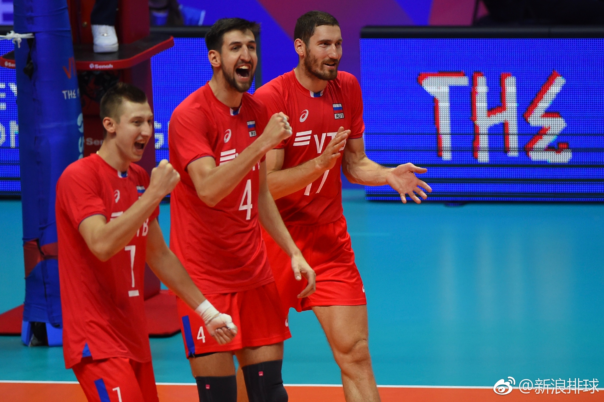 总决赛半决赛第二回合俄罗斯3-0横扫巴西晋级决赛(25-17,25-18|男排