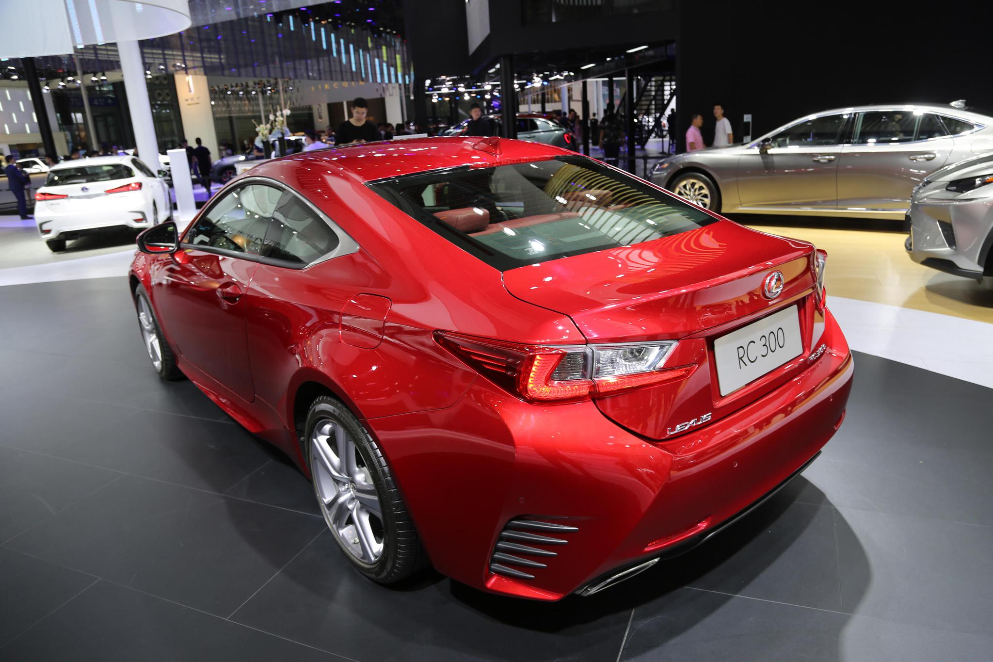 雷克萨斯rc 300,50万级别中型豪华轿跑车,车展实拍!