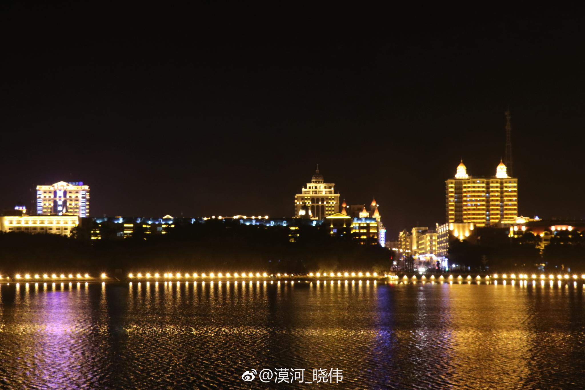 满洲里北湖夜景