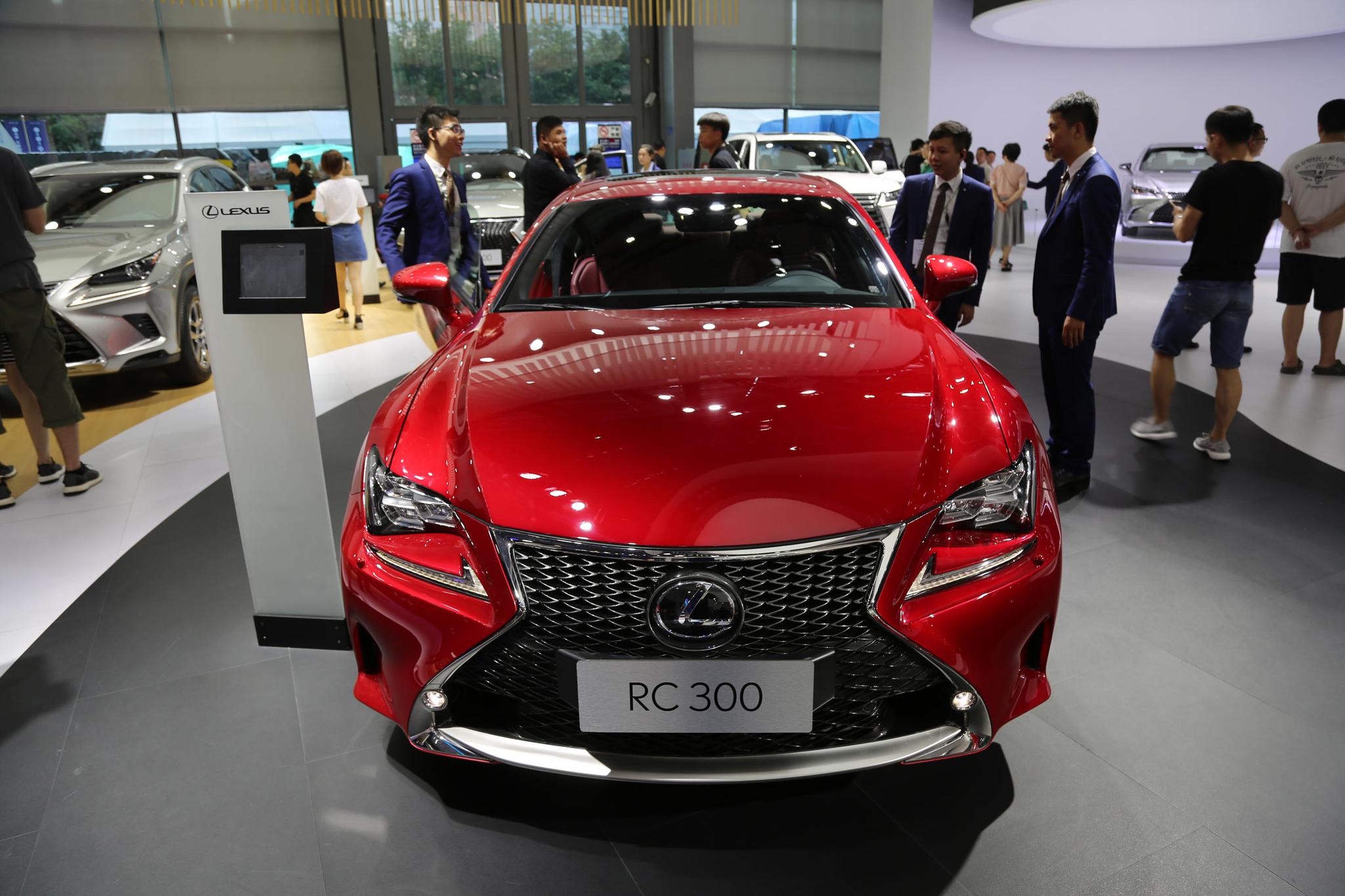 雷克萨斯rc 300,50万级别中型豪华轿跑车,车展实拍!
