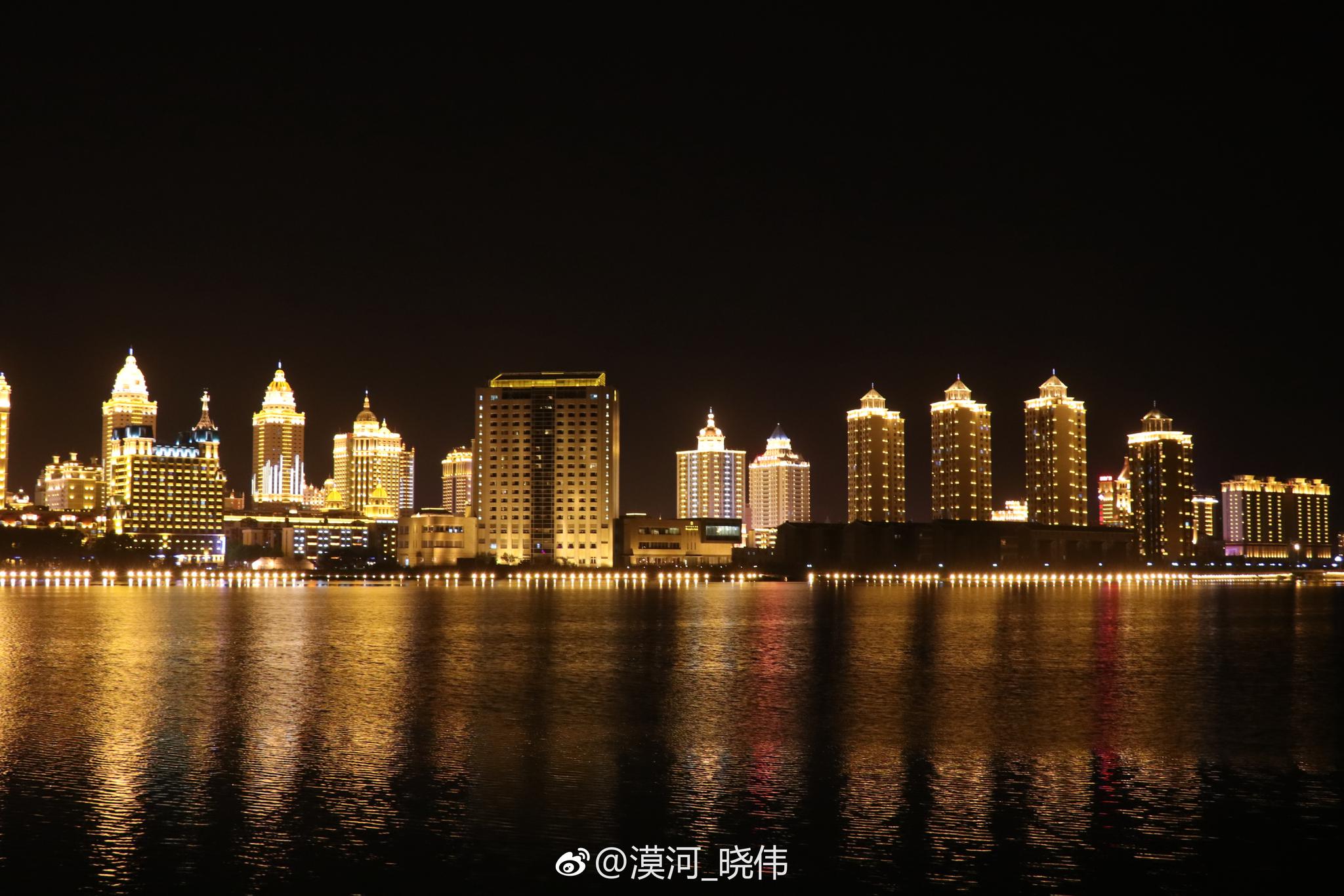 满洲里北湖夜景