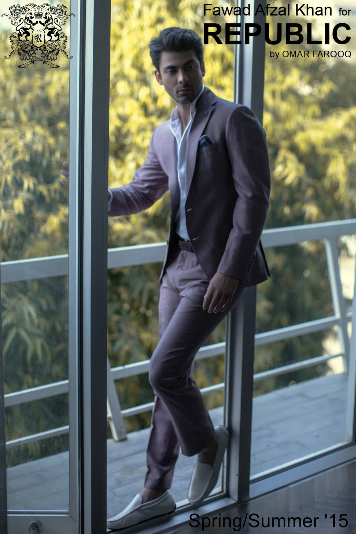 巴基斯坦最受欢迎的男明星 帅的你想跪 和妻子恩爱20年从没有绯闻