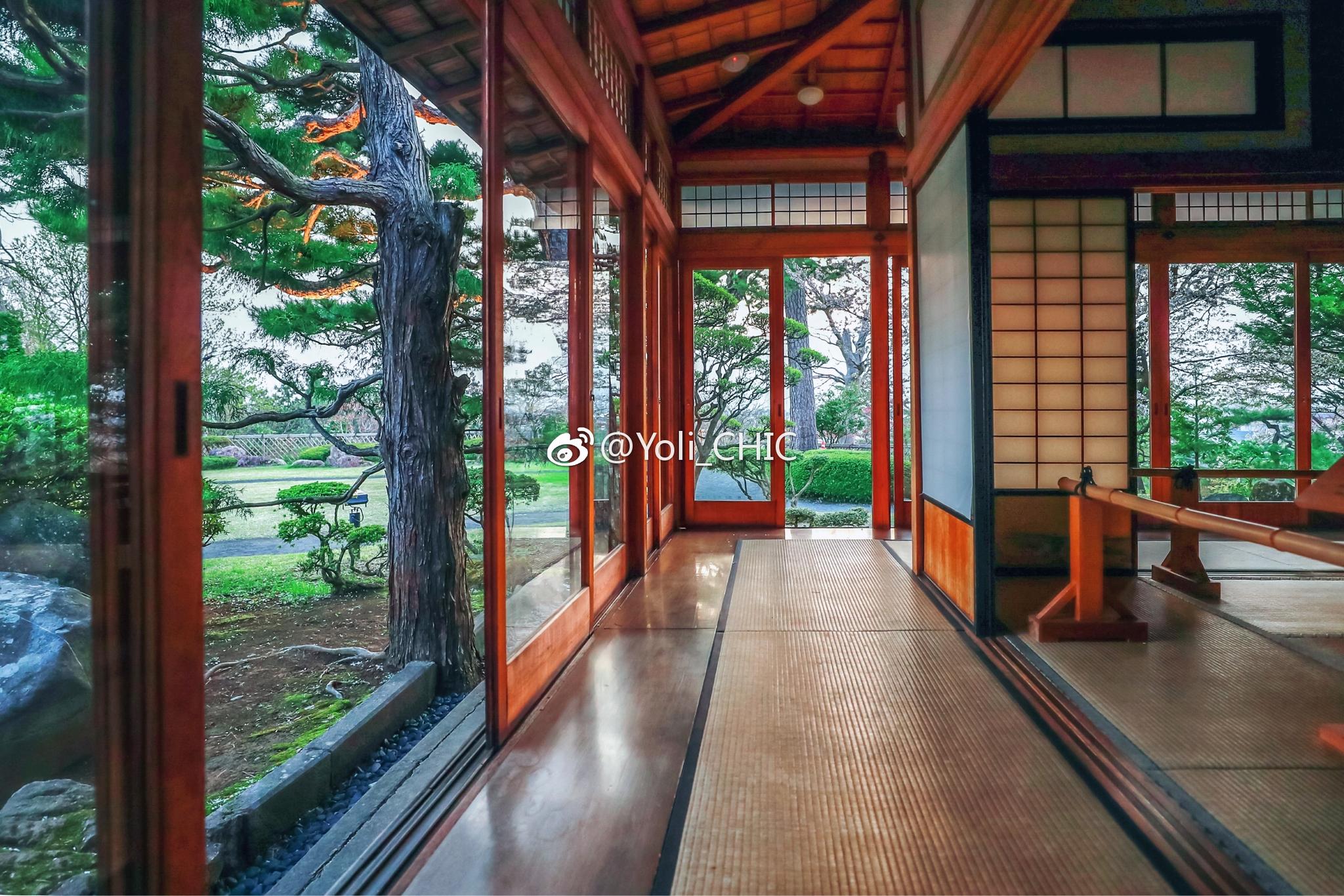 说起来,我参观过的日式庭院也不在少数,古雅之美或有相似,但位于弘前