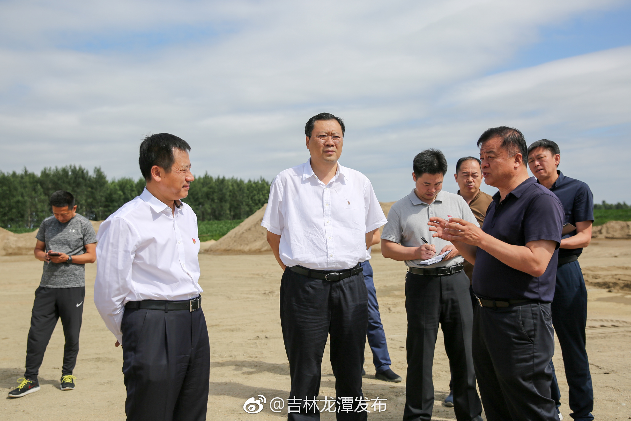 市委副书记沈德生到龙潭区督导检查河长制和防汛工作落实情况