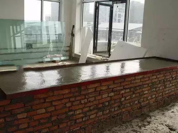 顶楼做个这么大的缸,不怕把楼压塌了吗?|鱼缸|柴油|水泵_新浪新闻